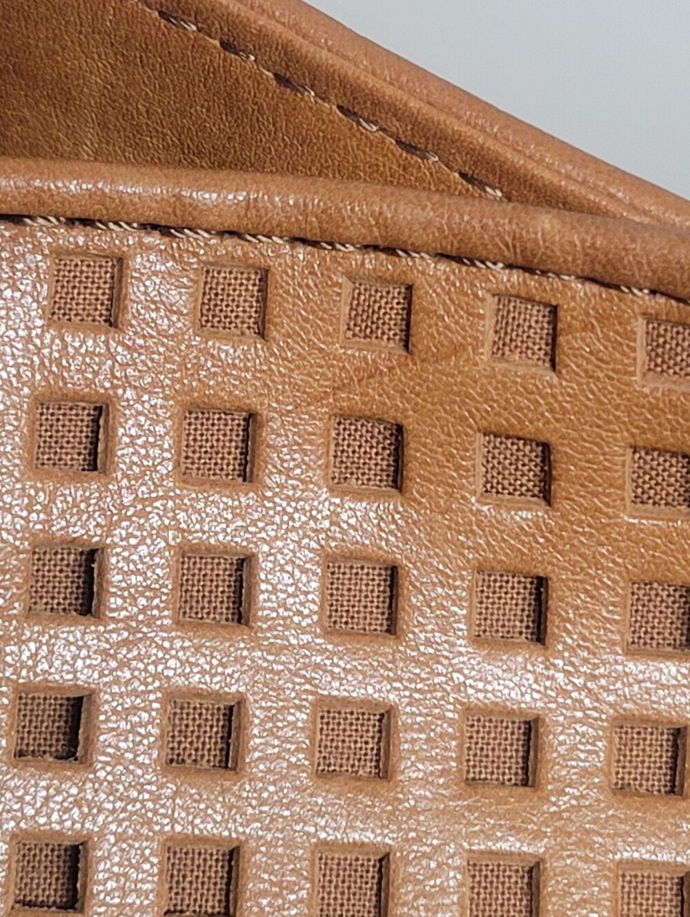 MICHAEL Michael Kors Yatcht Club Woven Leather Shoulder Bag. - Picture 11 of 16